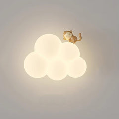 Delicate cloud-shaped LED lamp
