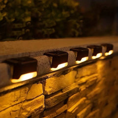 Automatic wireless solar-powered outdoor LED lamp